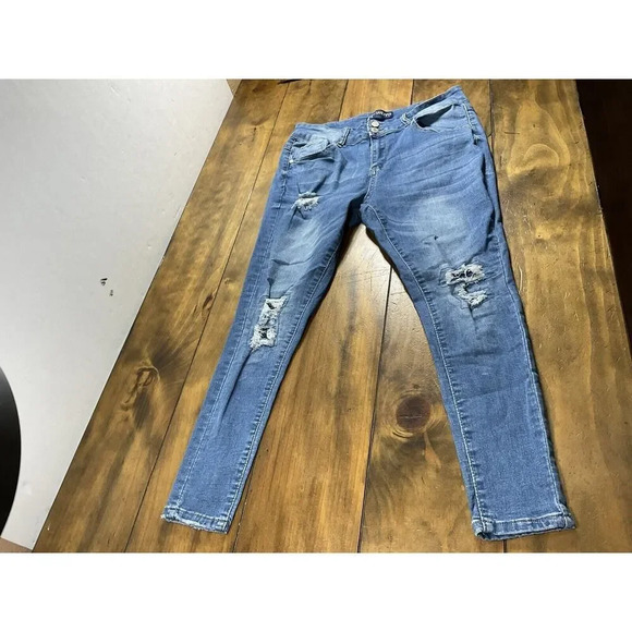 Sandpiper Womens Size 14 Distressed High Rise Ripped Skinny Jeans - Picture 1 of 5